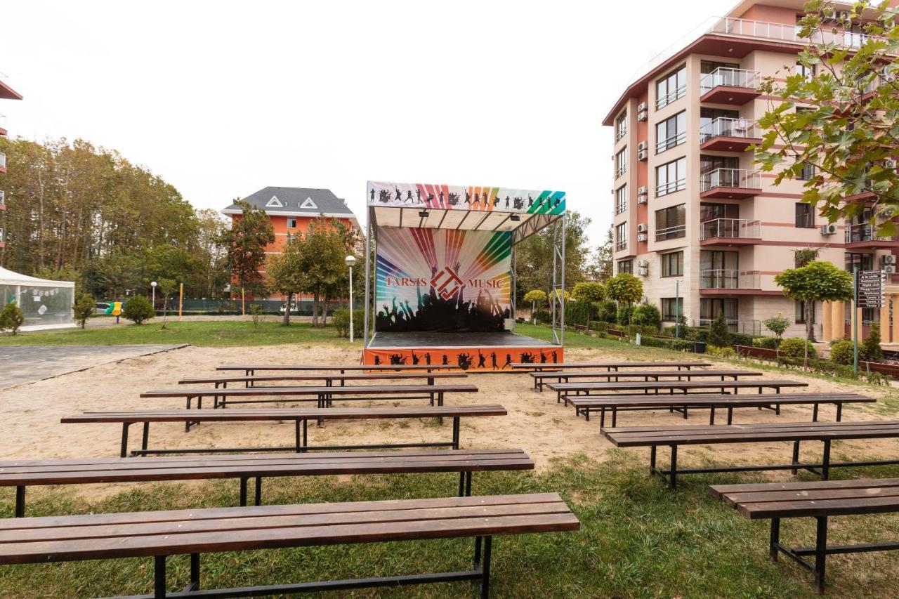 Tarsis Club & Aquapark Aparthotel Sunny Beach Exterior photo